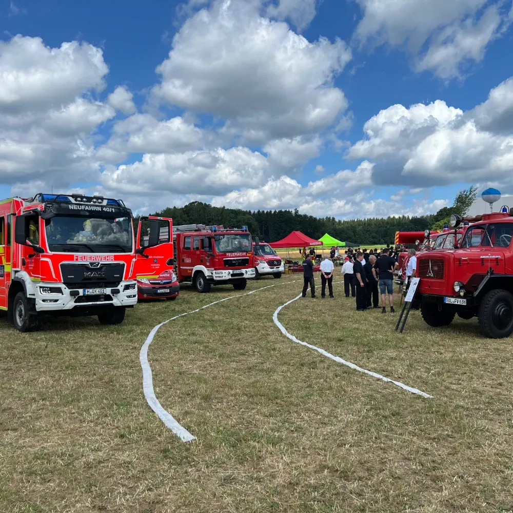 150 Jahrfeier Fahrzeugausstellung mit Oldtimern