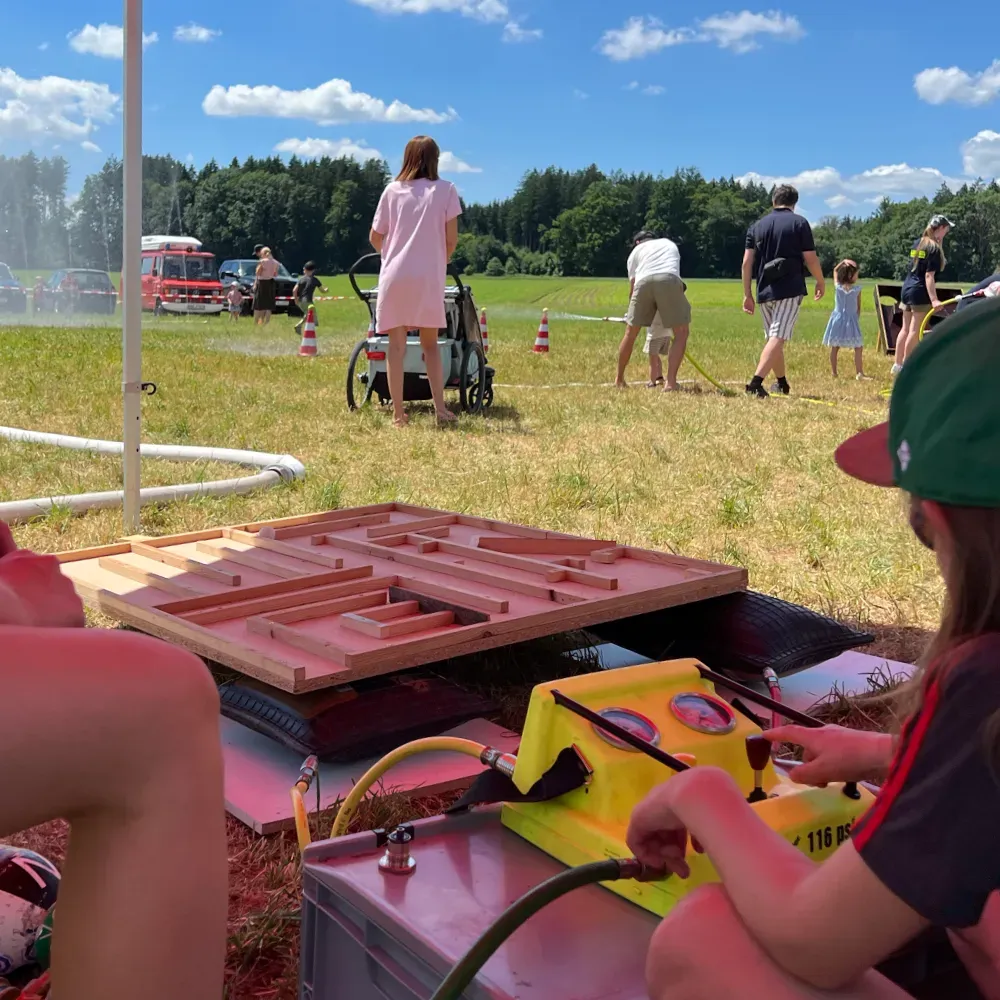 Geschicklichkeitsspiel mit zwei Hebekissen